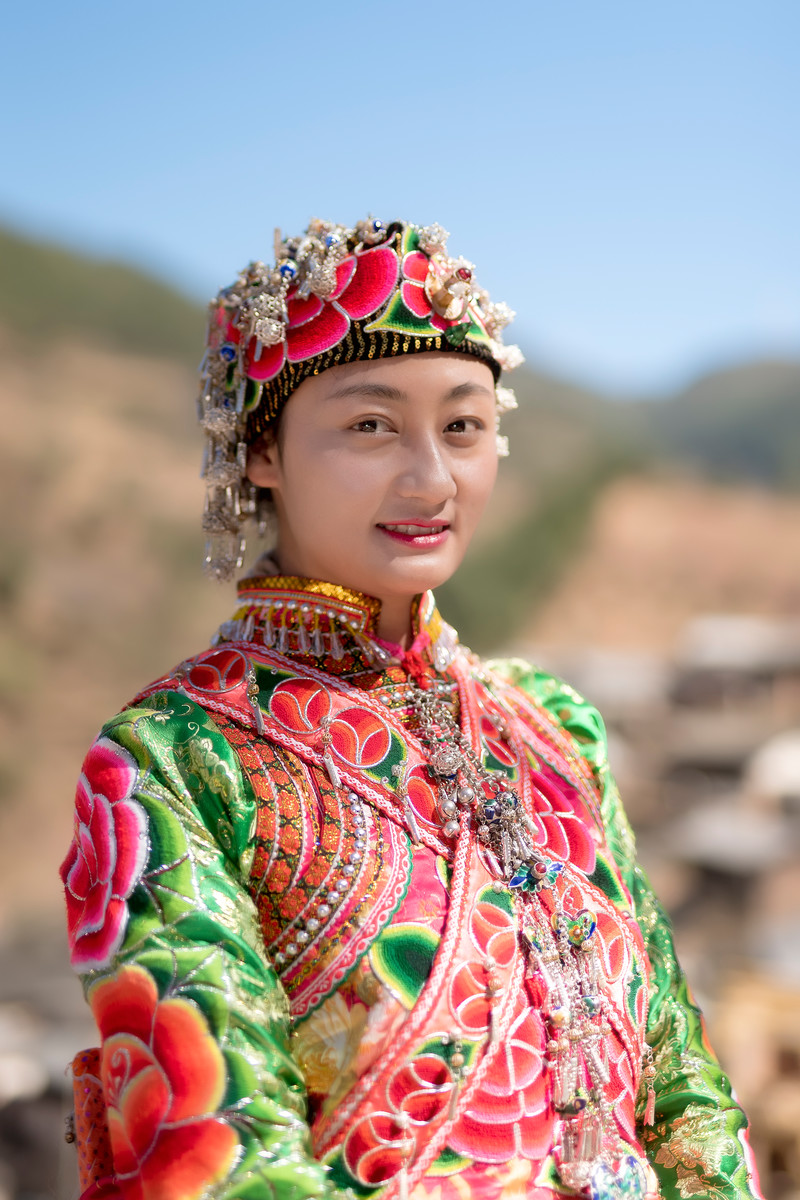 巍山彝族服飾 彩線織就的千年風(fēng)華